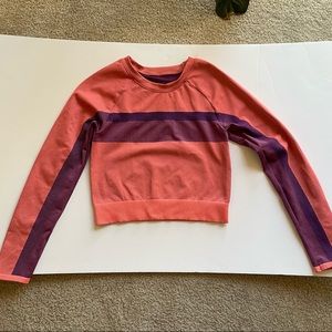Crop top size medium